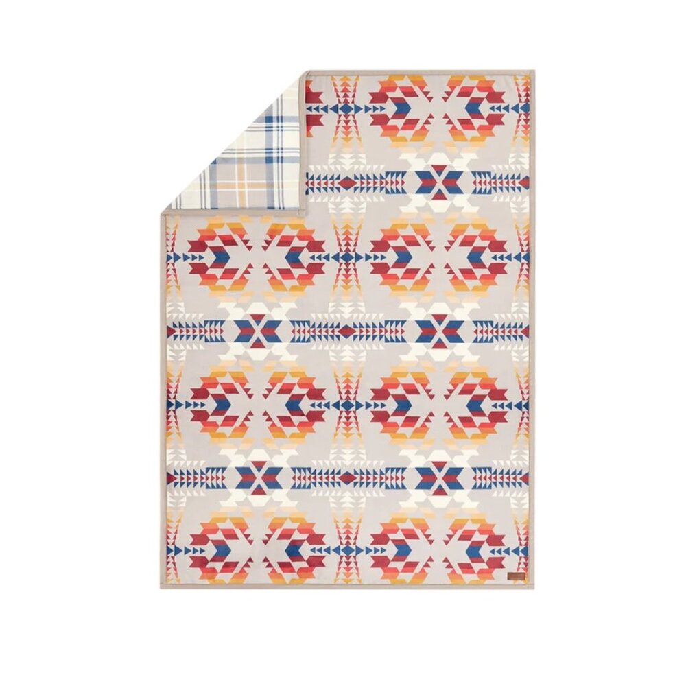 Pendleton Reversible Plush Throw Legend Lake Gray - Picture 2 of 7